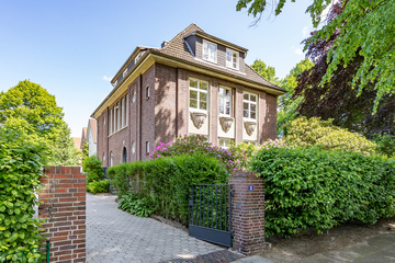 Claudiusstraße 121 - Mehrfamilienhaus